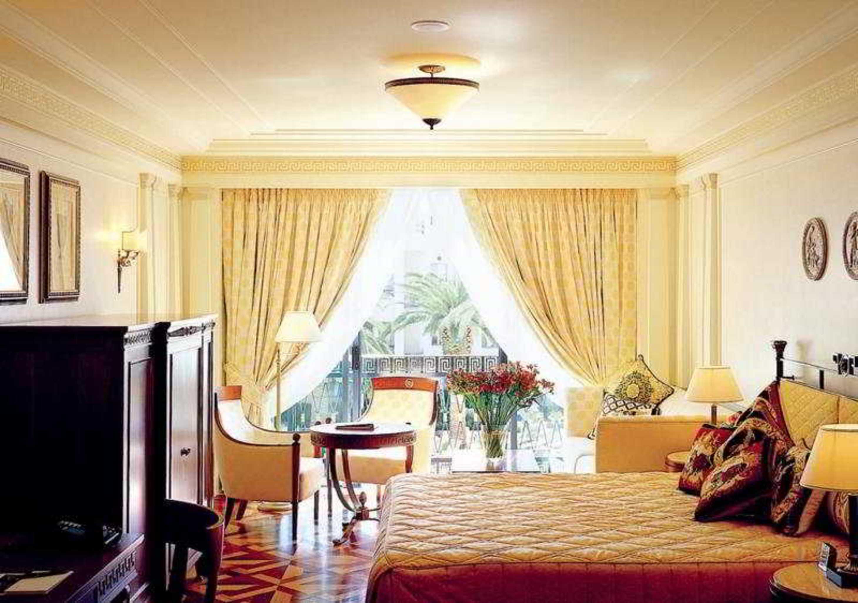 Imperial Hotel Gold Coast Room photo